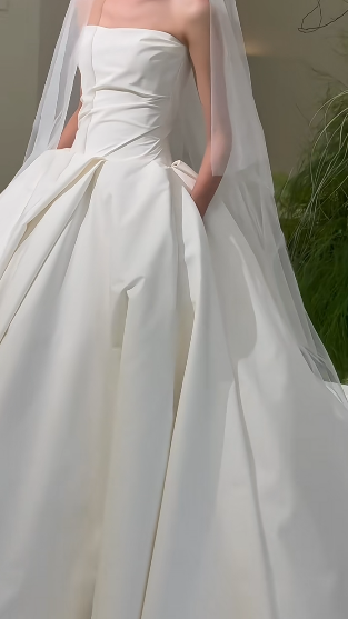 Classy Ball Gown White Strapless Satin With Veil Long Wedding Dress GG3027