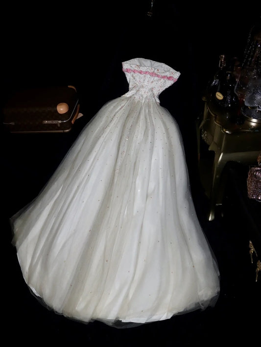Lovely Strapless White Wedding Dress Tulle Sequins Bow Bridal Dress GG6126