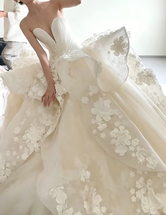 Romantic Sweetheart Wedding Dress Appliques Ruffled Bridal Dress GG6189
