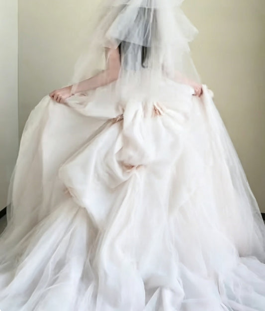 Classical Sweetheart 3D Floral Wedding Dress White Tulle A-Line Bridal Dress GG6292