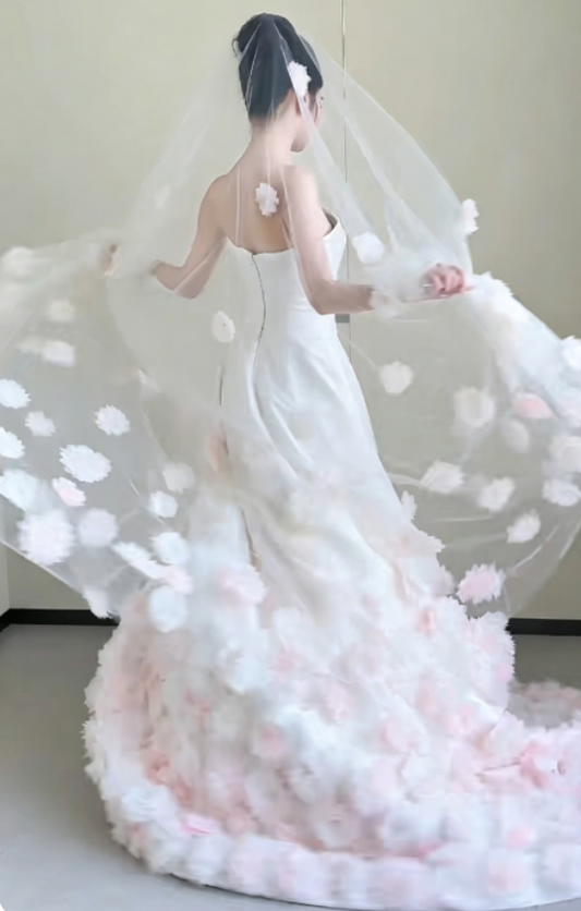 Lovely Strapless White Wedding Dress Satin Appliques A-Line Bridal Dress GG6299