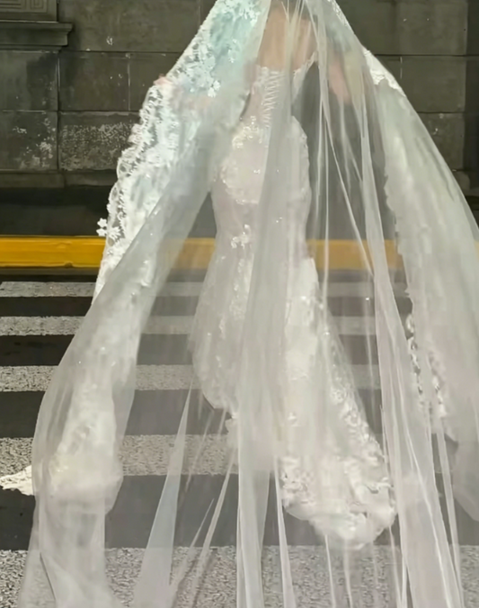 Romantic High Collar White Wedding Dress Appliques Sequins Mermaid Bridal Dress GG6363