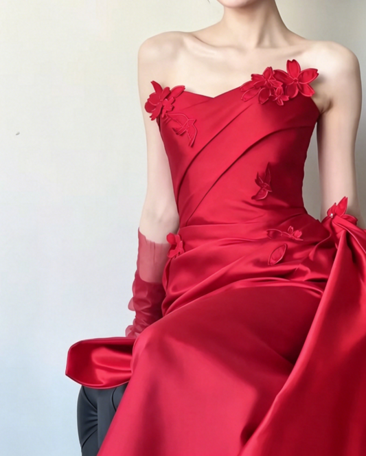 Unique Strapless Red Prom Dress Appliques Satin A-Line Evening Dress GG6467