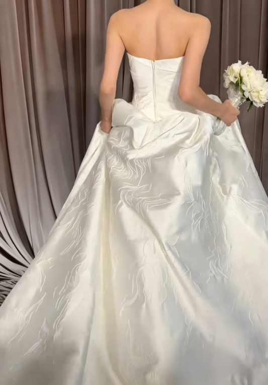Playful Strapless Jacquard Wedding Dress Satin A-Line Bridal Dress GG6575