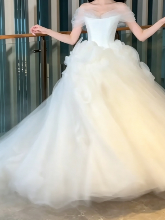 Romantic Off-Shoulder Wedding Dress Ruffles Tulle A-Line Bridal Dress GG6599