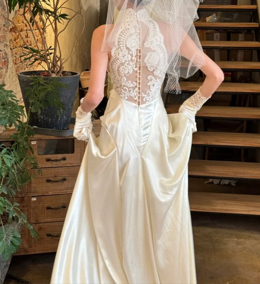 Trendy Halter Neck Wedding Dress Lace Bodice Satin Mermiad Bridal Dress GG6720