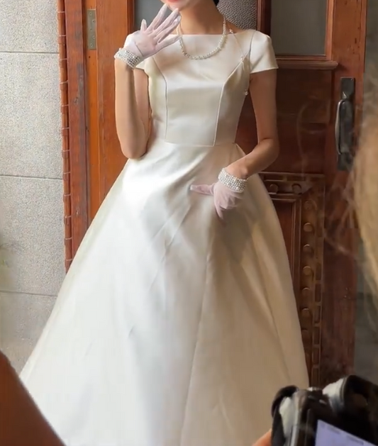Simple Short Sleeve Wedding Dress Satin A-Line Bridal Dress GG6735