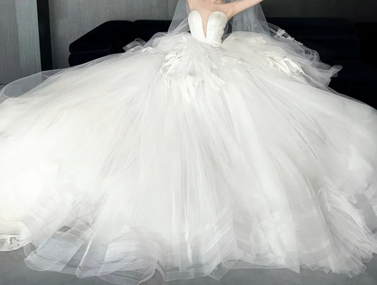 Charming Strapless Wedding Dress Appliques Tulle A-Line Bridal Dress GG6760
