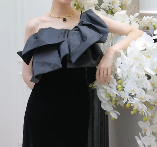 Classical One Shoulder Black Prom Dress Velvet Ruffles Sheath Formal Dress GG6798
