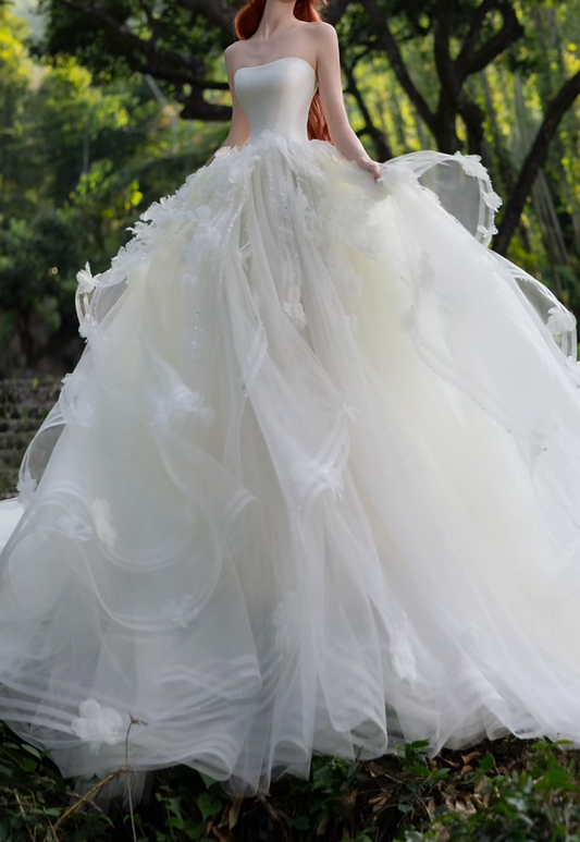 Attractive Strapless Beads Wedding Dress Ruffles Appliques A-Line Bridal Dress GG7201
