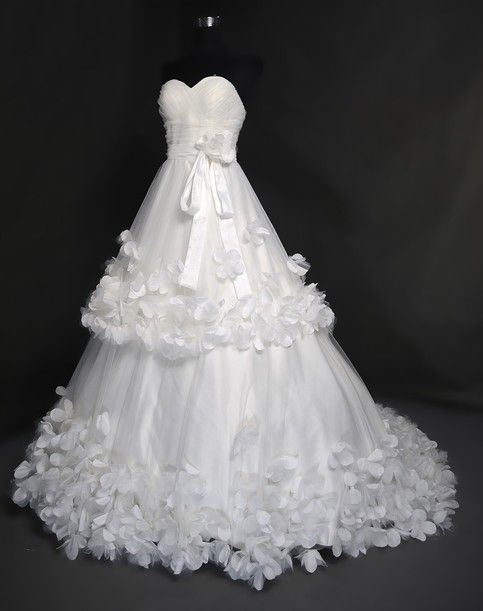 Classy Elegant A Line Sweetheart White Tulle Applique Long Wedding Dress GG3009