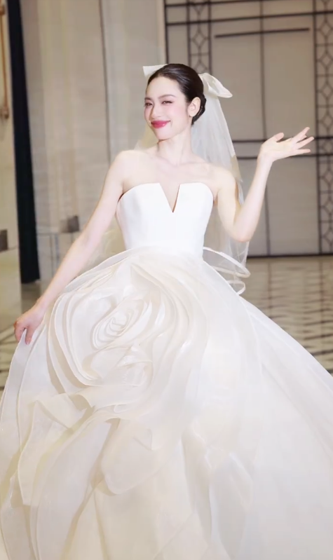 Vintage Ball Gown Strapless White Satin Tulle With Veil Long Wedding Dress GG3019