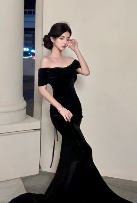 Elegant Mermaid Off The Shoulder Black Velvet Without Sleeves Long Prom Dress,Evening Dress GG5621