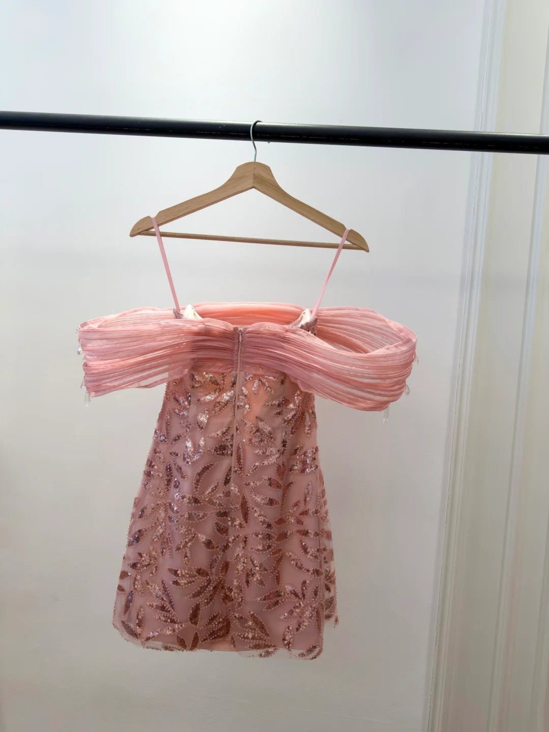 Adorable Off-The-Shoulder Homecoming Dress Pink Short Birthday Dress Sequins Crystals Mini Dress GG5834
