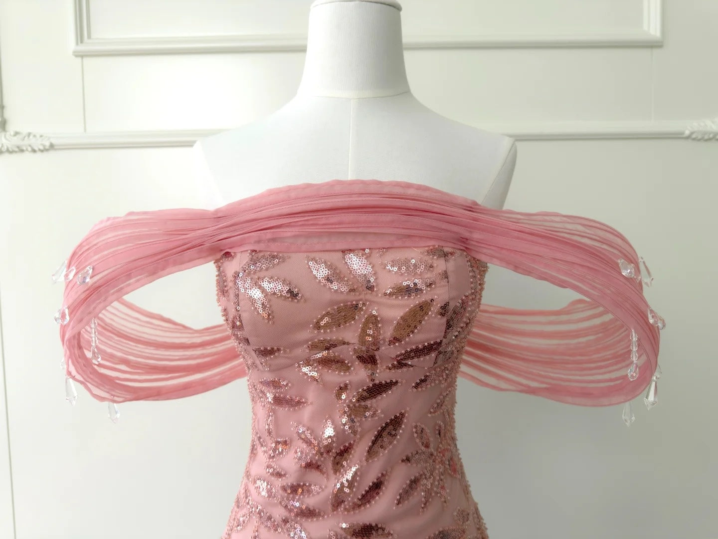Adorable Off-The-Shoulder Homecoming Dress Pink Short Birthday Dress Sequins Crystals Mini Dress GG5834