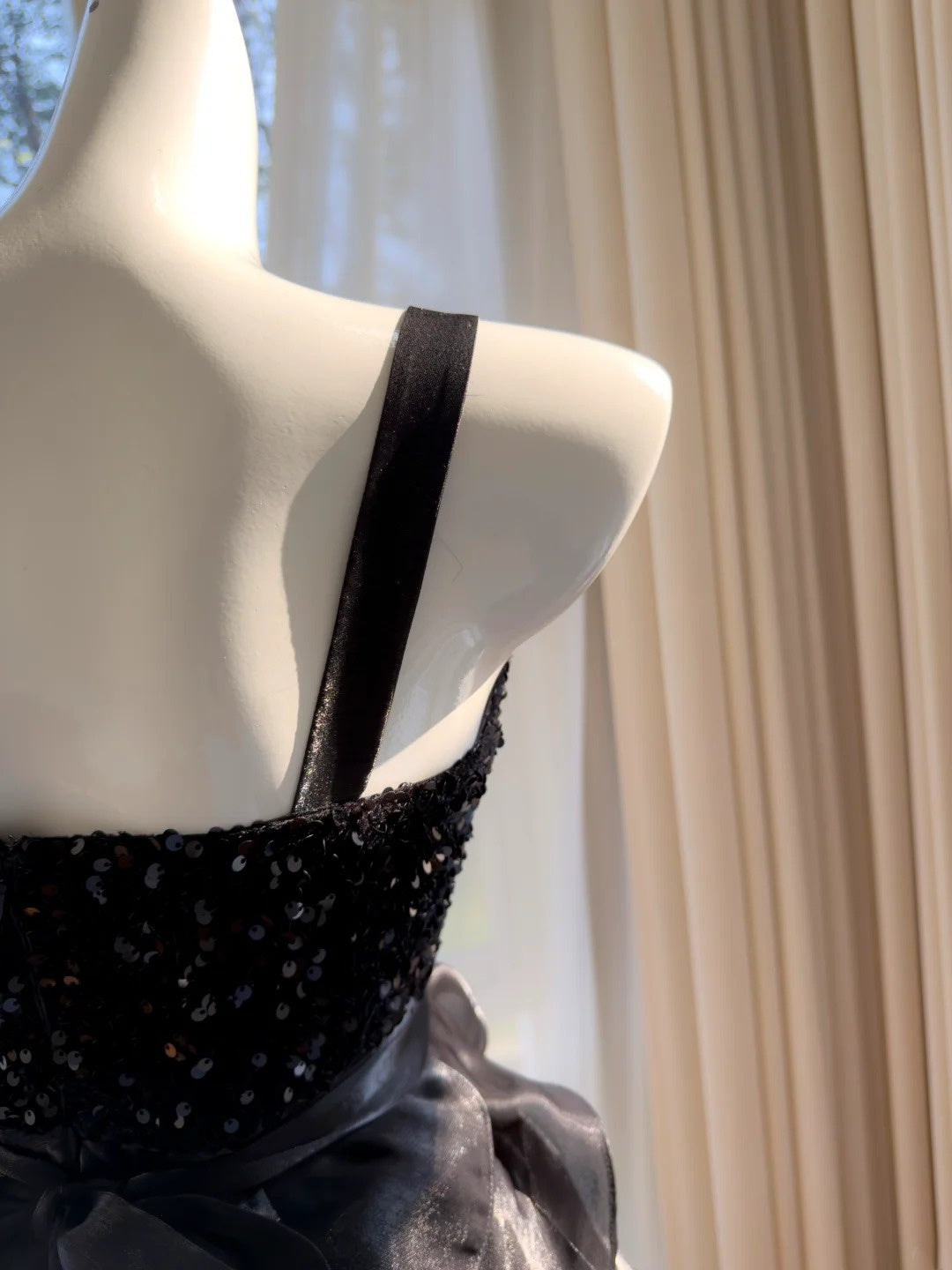 Sexy Spaghetti Straps Black Homecoming Dress Sequins Birthday Dress Ruffles A-Line Mini Dress GG5837