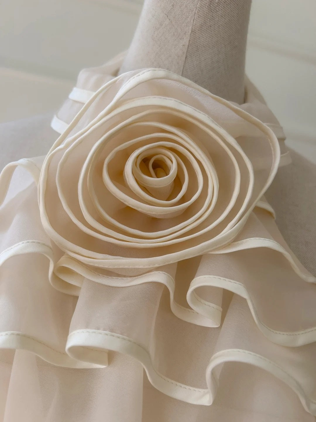 Romantic Tiered Homecoming Dress 3D Flower Birthday Dress Halter A-Line Mini Dress GG5901
