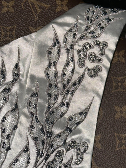 Luxurious Halter Neck Silver Prom Dress Beads Satin Mermaid Evening Dress GG6116