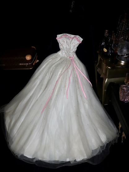 Lovely Strapless White Wedding Dress Tulle Sequins Bow Bridal Dress GG6126