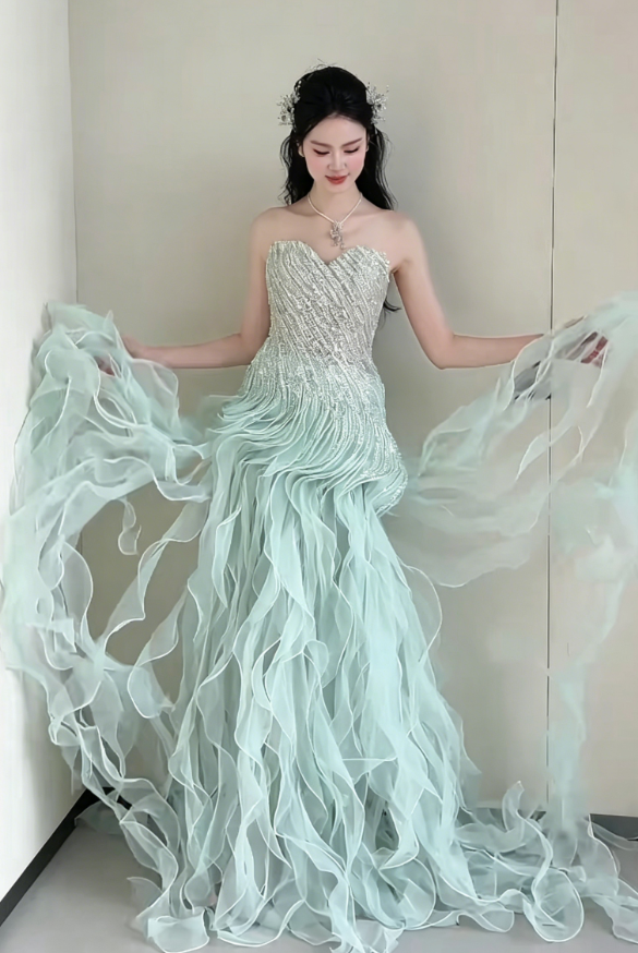 Ethereal Strapless Green Prom Dress Beading Ruffles Sheath Evening Dress GG6190