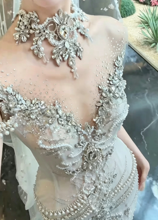 Glamorous High Collar Beading Wedding Dress Rhinestones Mermaid Bridal Dress GG6200
