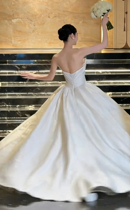 Classical Strapless Long Wedding Dress White Satin Bridal Dress GG6201