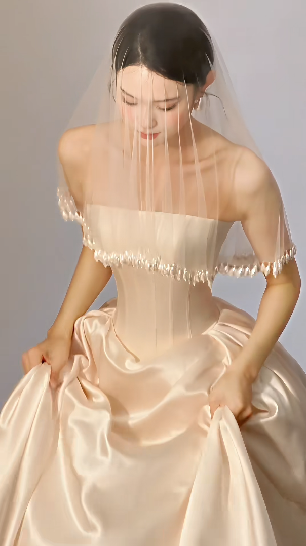 Trendy Strapless Bodice White Wedding Dress Satin Bridal Dress GG6206