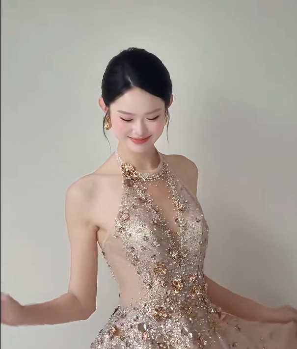 Sparkling Halter Neck Beige Prom Dress Beading Sequins A-Line Evening Dress GG6207
