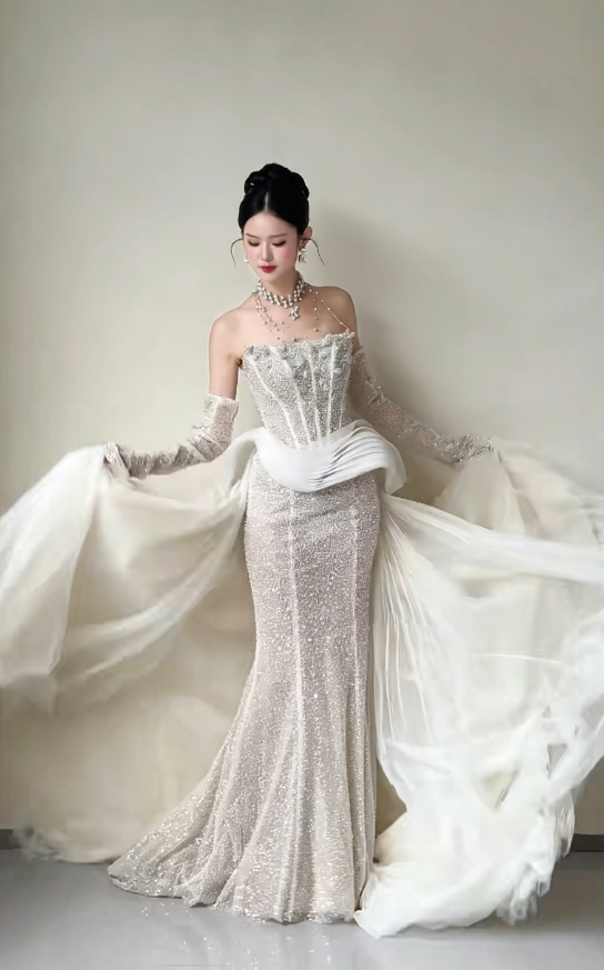 Exquisite Strapless Beading Wedding Dress Tulle Mermaid Tulle Bridal Dress GG6213