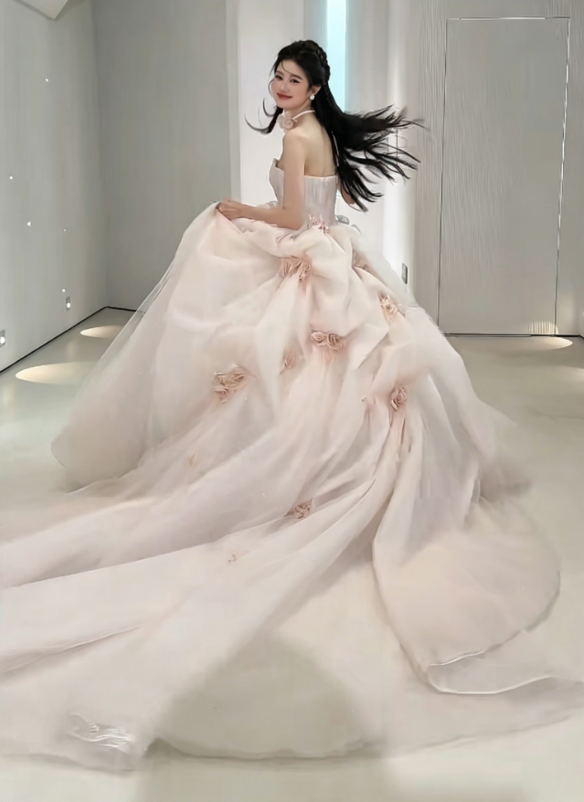 Elegant Strapless Long Wedding Dress Appliques Tulle Bridal Dress GG6219