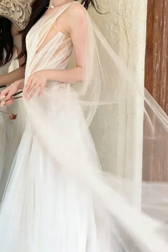 Retro Asymmetric Neck Tulle Wedding Dress White Mermaid Bridal Dress GG6249