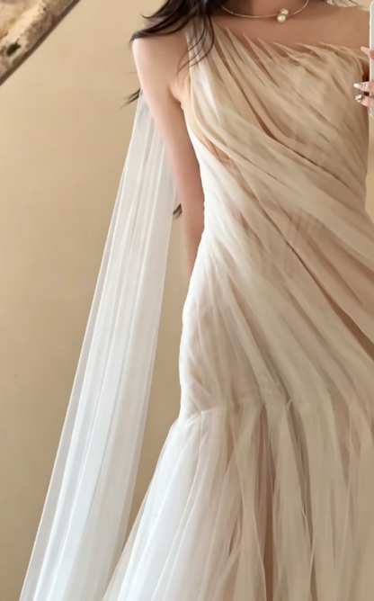 Retro Asymmetric Neck Tulle Wedding Dress White Mermaid Bridal Dress GG6249