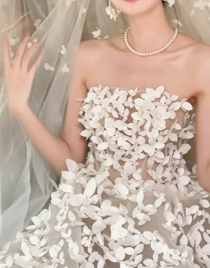 Enchanting Strapless Appliques Wedding Dress Sequins A-Line Bridal Dress GG6256