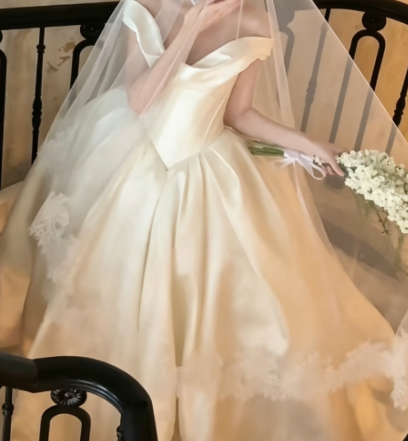 Chic Off-Shoulder Satin Wedding Dress White A-Line Bridal Dress GG6261