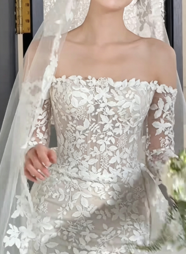 Classical Off-Shoulder Lace Wedding Dress Long Sleeve Sheath Bridal Dress GG6262