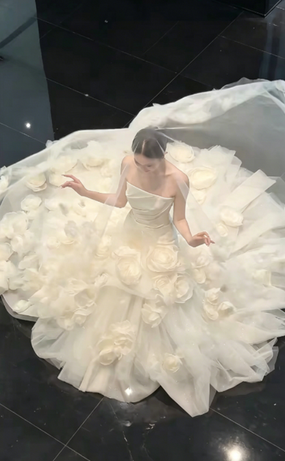 Fascinating Strapless Handmade Flowers Wedding Dress Satin Tulle Mermaid Bridal Dress GG6282