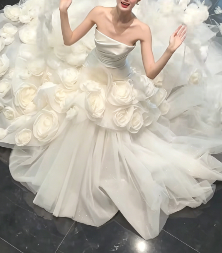 Fascinating Strapless Handmade Flowers Wedding Dress Satin Tulle Mermaid Bridal Dress GG6282
