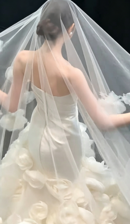 Fascinating Strapless Handmade Flowers Wedding Dress Satin Tulle Mermaid Bridal Dress GG6282