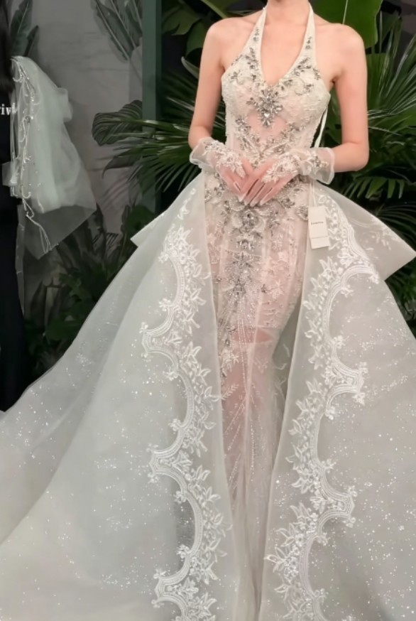 Charming Halter Neck Beaded Wedding Dress With Bow Train A-Line Bridal Dress GG6288