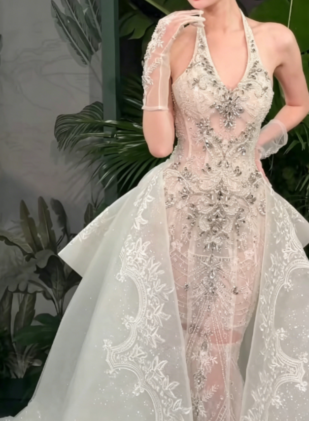Charming Halter Neck Beaded Wedding Dress With Bow Train A-Line Bridal Dress GG6288