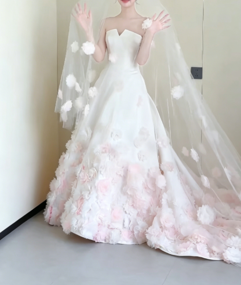 Lovely Strapless White Wedding Dress Satin Appliques A-Line Bridal Dress GG6299