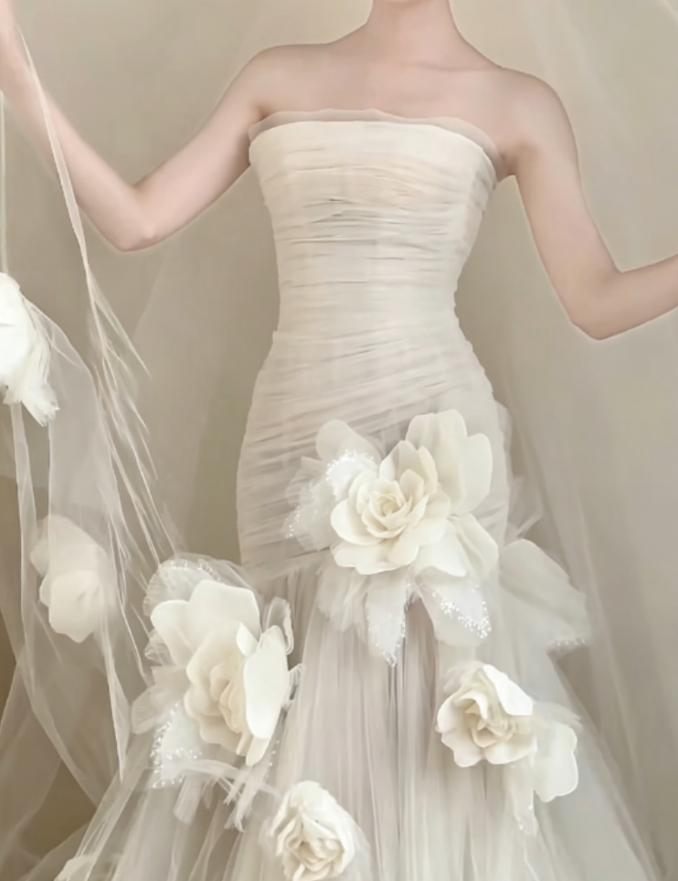 Romantic Strapless Handmade Flowers Wedding Dress Tulle Mermaid Bridal Dress GG6317
