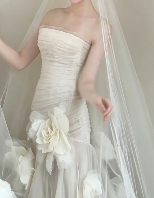 Romantic Strapless Handmade Flowers Wedding Dress Tulle Mermaid Bridal Dress GG6317