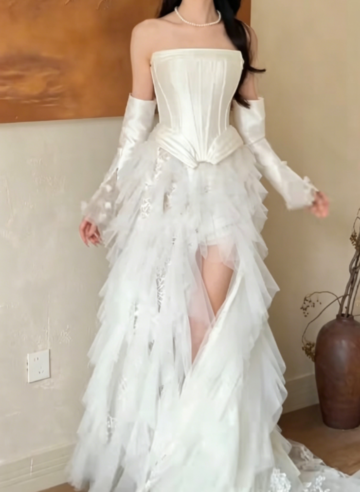 Chic Strapless High Slit Lace Satin Wedding Dress Tiered Tulle A-Line Bridal Dress GG6336