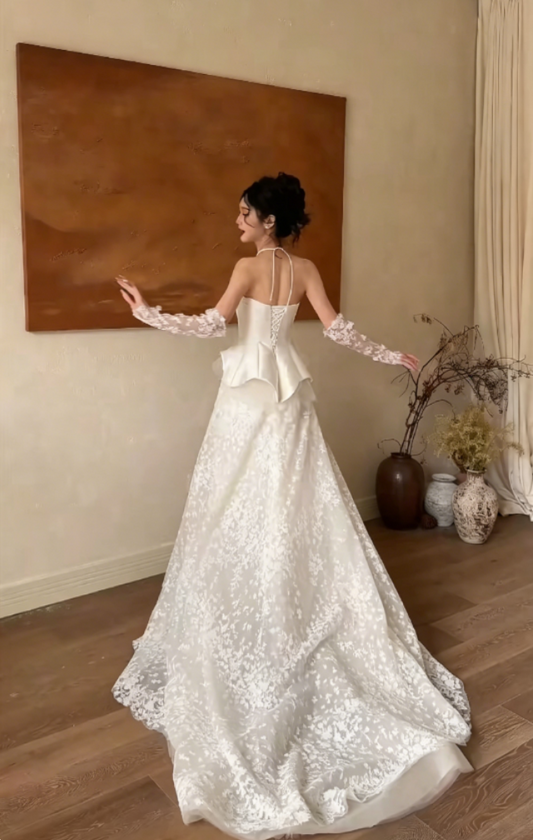 Enchanting Strapless White Satin Wedding Dress Appliques Tulle A-Line Bridal Dress GG6339