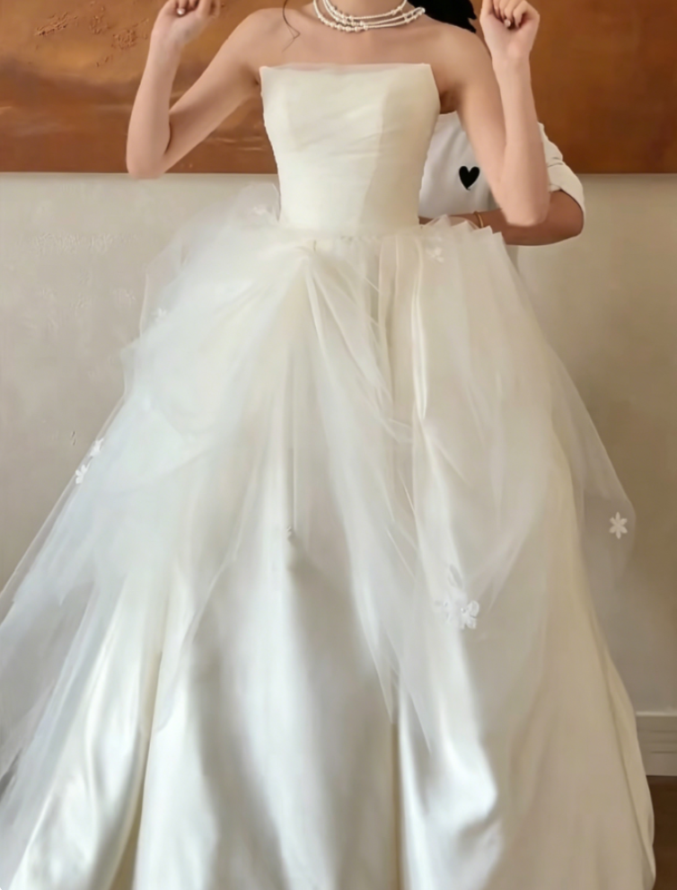 Chic Strapless Appliques Tulle Wedding Dress Satin A-Line Bridal Dress GG6340