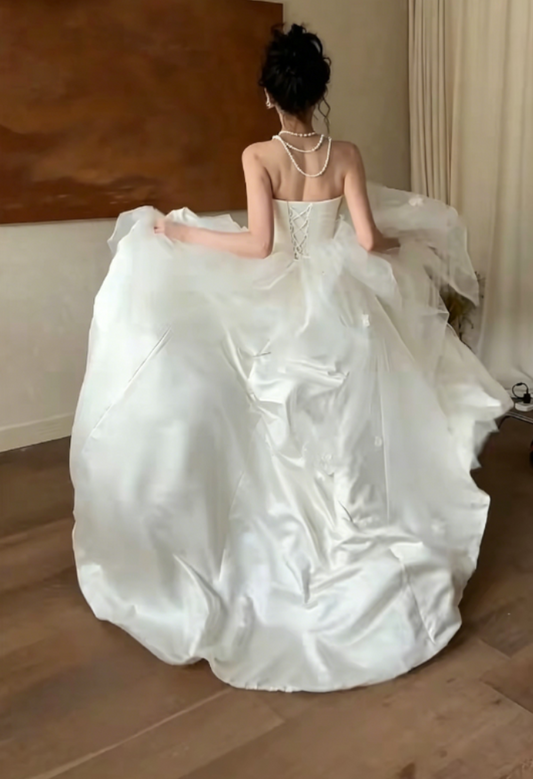 Chic Strapless Appliques Tulle Wedding Dress Satin A-Line Bridal Dress GG6340