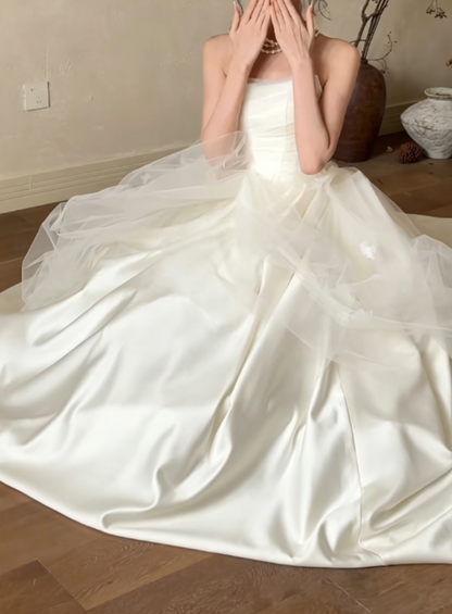 Chic Strapless Appliques Tulle Wedding Dress Satin A-Line Bridal Dress GG6340