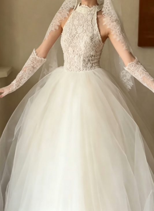 Fascinating Lace Bodice Wedding Dress Halter Neck Tulle A-Line Bridal Dress GG6341