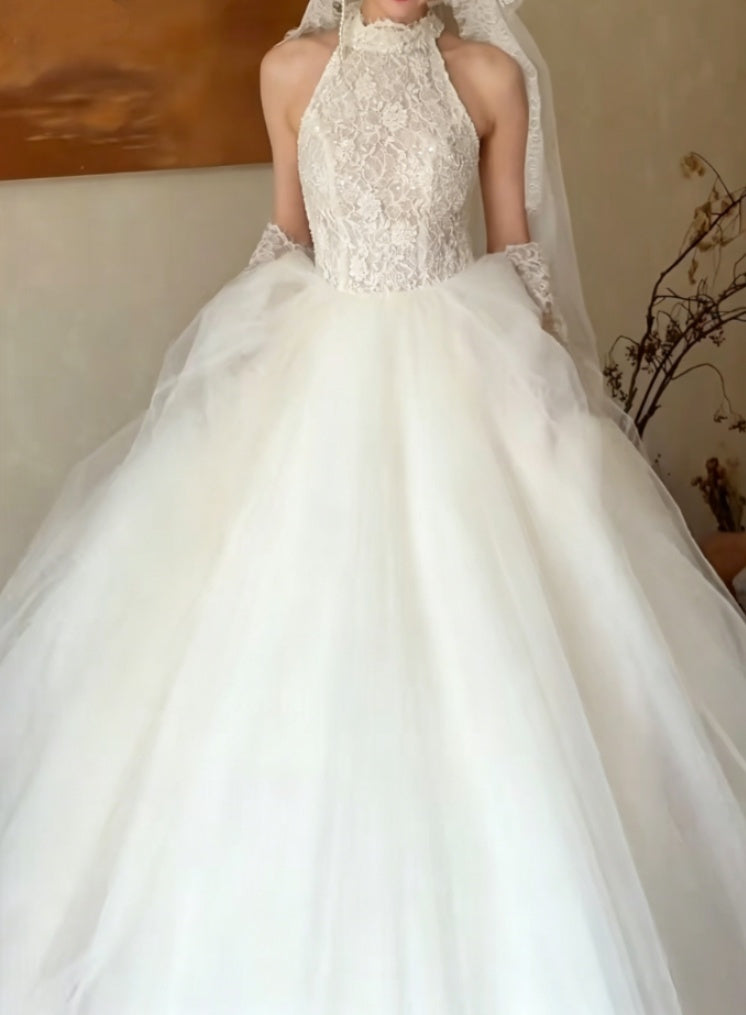 Fascinating Lace Bodice Wedding Dress Halter Neck Tulle A-Line Bridal Dress GG6341